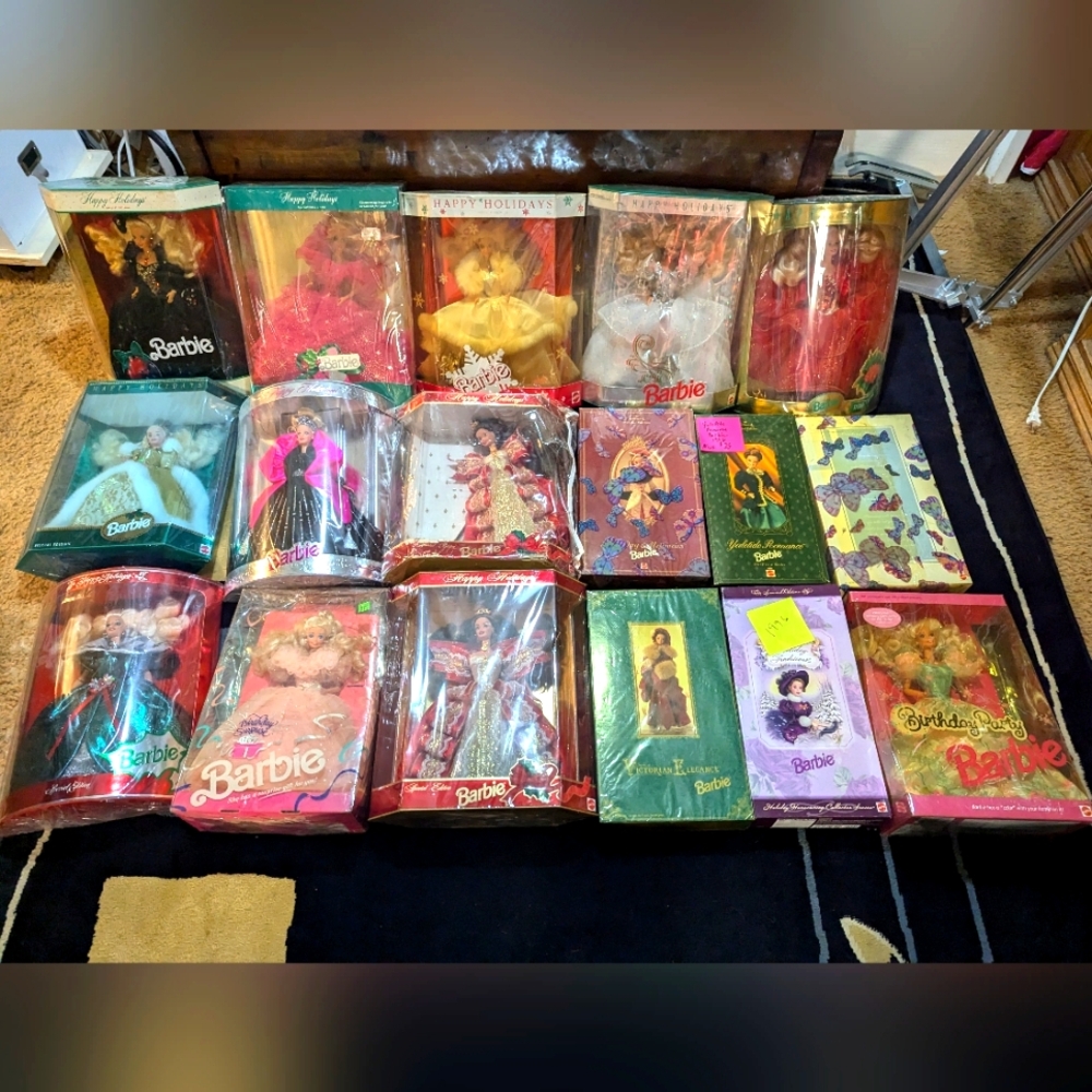 Lot Of 16 Vintage 1990's  Barbie dolls!